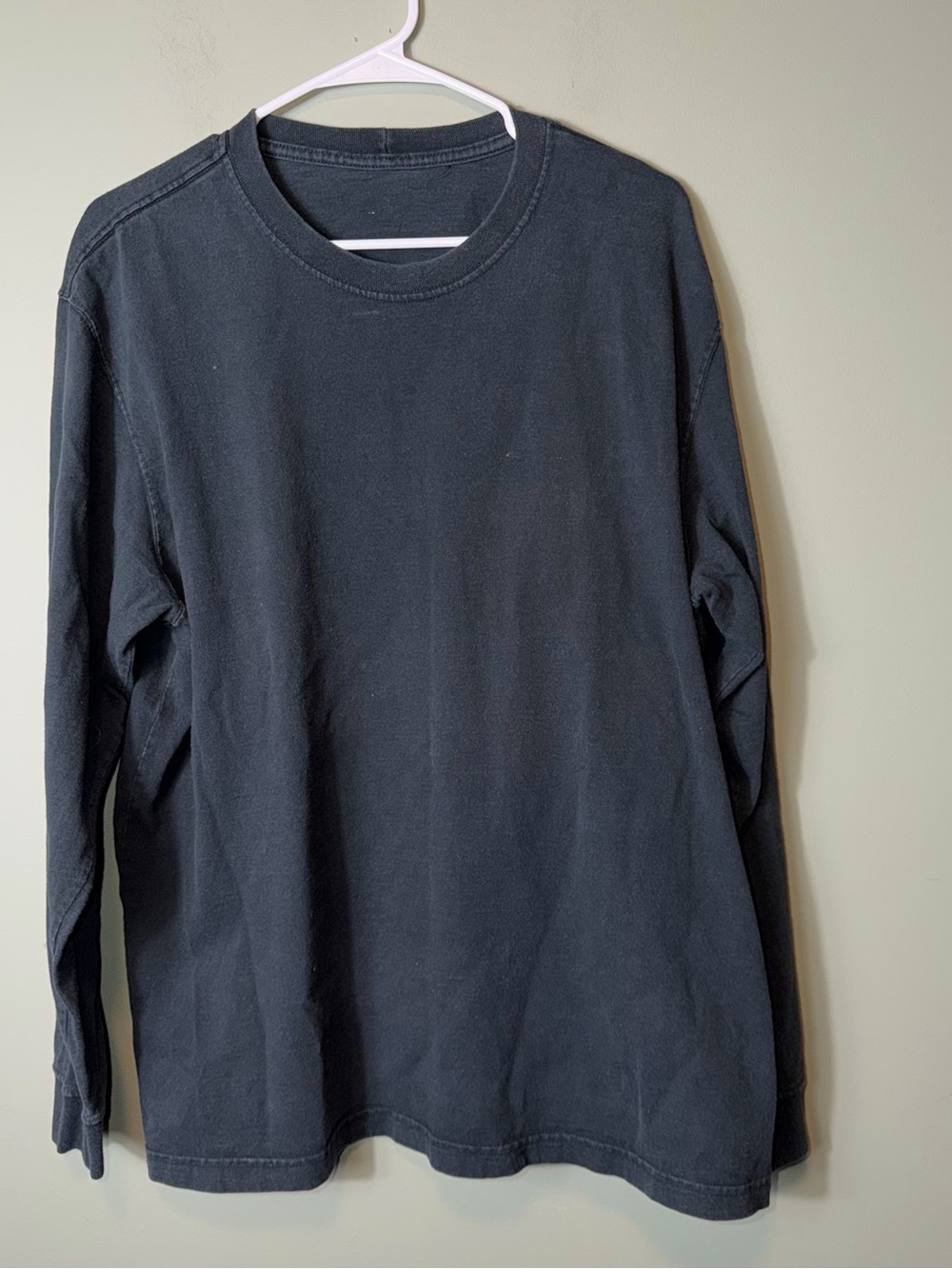Carhartt Black Long-Sleeve Crewneck‎ Tee Large